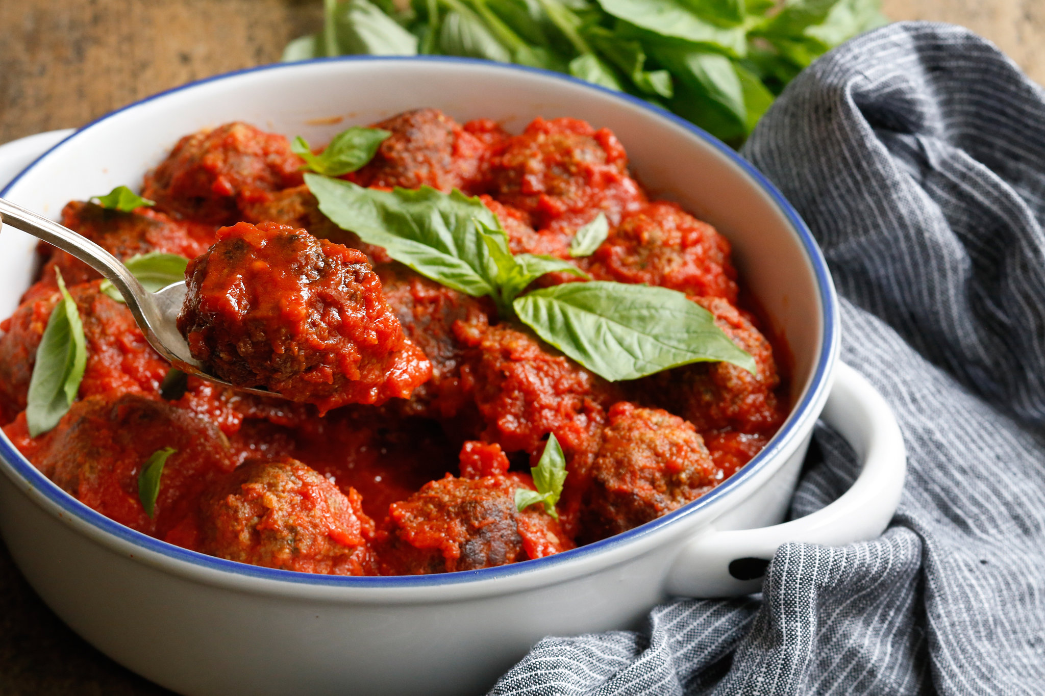 Classic Easy Meatballs (Juicy and Tender)
